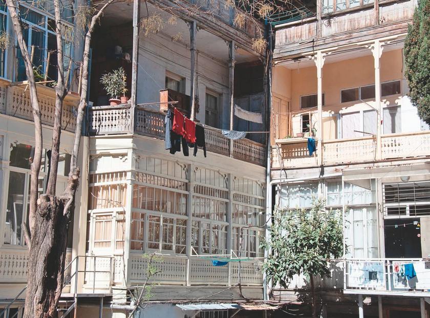 Тбилиси. Биография города - i_041.jpg