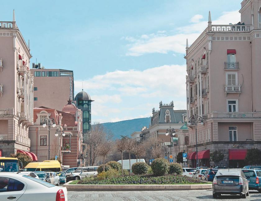 Тбилиси. Биография города - i_047.jpg