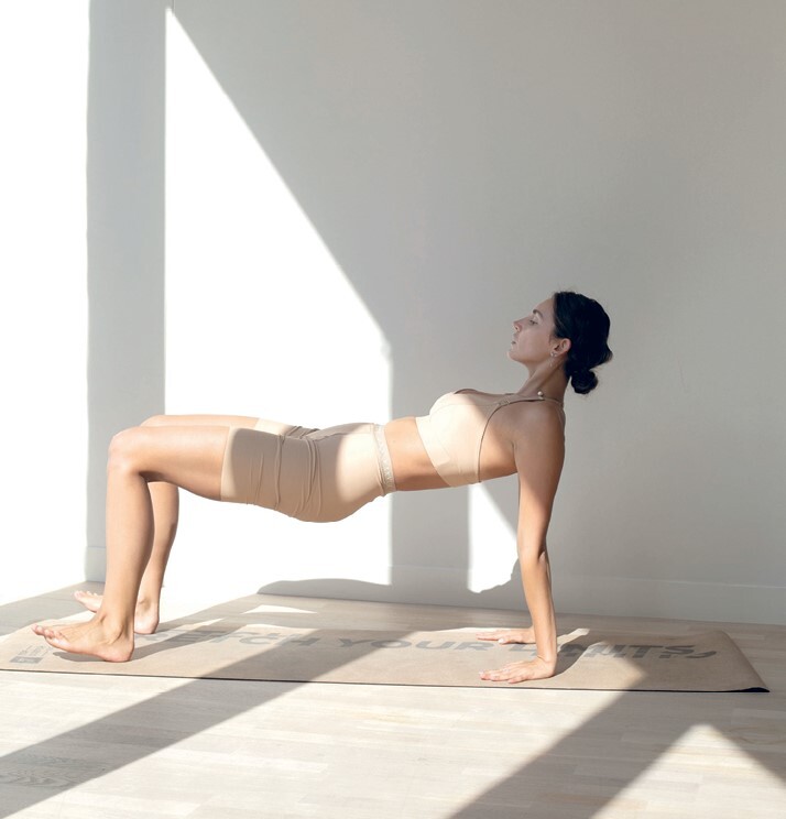 Топстретчинг. Упражнения для развития гибкости тела и ума - i_037.jpg