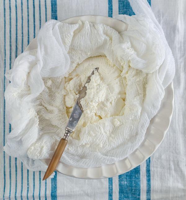 Творог, сдоба и любовь. Нежные рецепты для всей семьи. От сырников и запеканок до чизкейка и штоллена - i_007.jpg