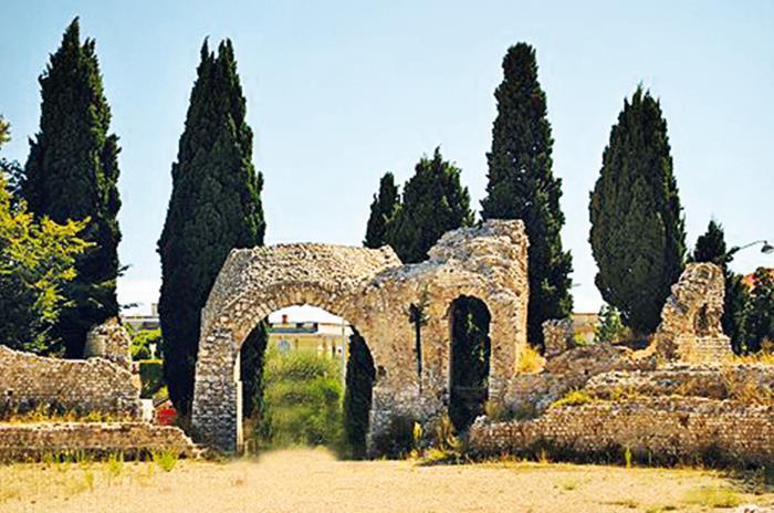 Истории из пропавшего чемодана. Мифы Лазурного Берега - i_002.jpg