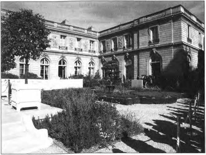 100 великих достопримечательностей Франции - i_029.jpg