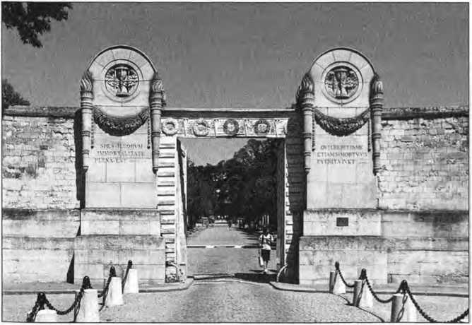 100 великих достопримечательностей Франции - i_053.jpg