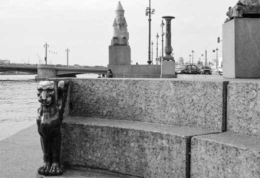 Петербург манящий. Старые тайны, уютные уголки, сладости из детства - i_016.jpg