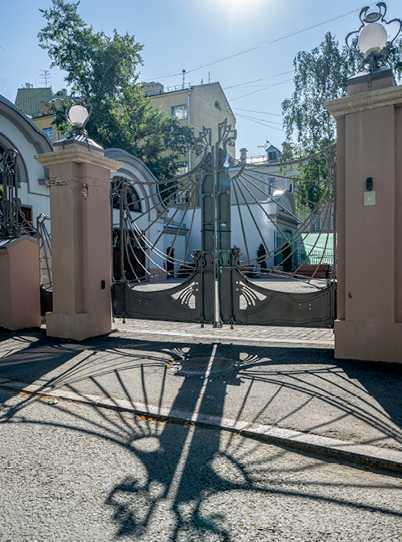 За парадными дверьми. Московские особняки в фотографиях и историях - b00000165.jpg