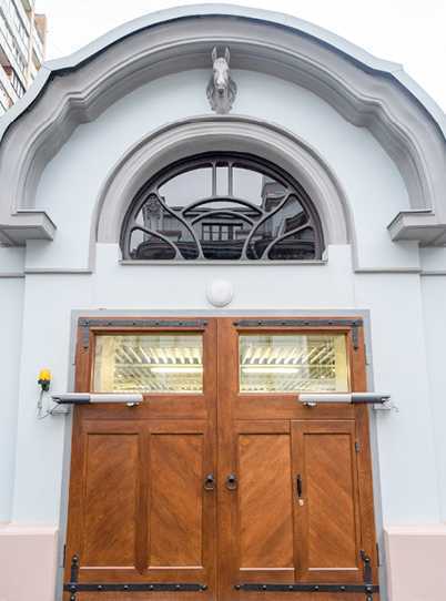 За парадными дверьми. Московские особняки в фотографиях и историях - b00000167.jpg