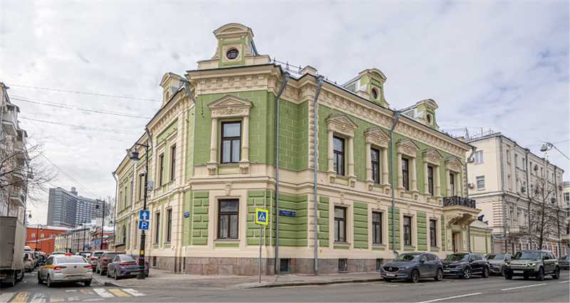 За парадными дверьми. Московские особняки в фотографиях и историях - b00000205.jpg