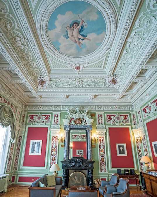 За парадными дверьми. Московские особняки в фотографиях и историях - b00000267.jpg