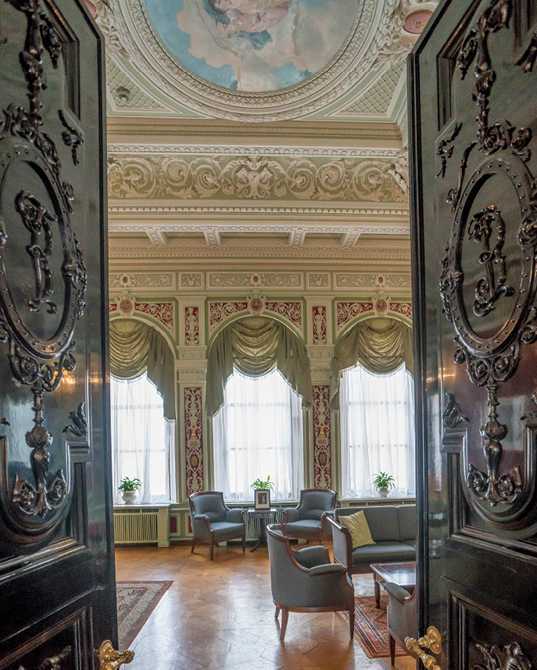 За парадными дверьми. Московские особняки в фотографиях и историях - b00000272.jpg