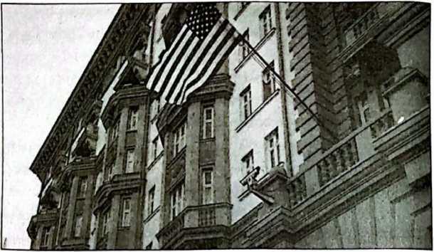 100 великих шпионских уловок - i_019.jpg