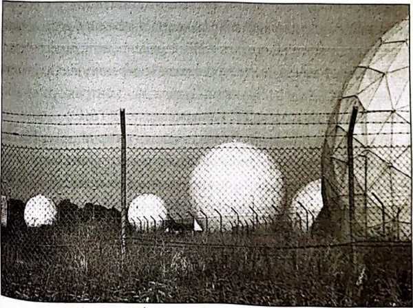 100 великих шпионских уловок - i_038.jpg