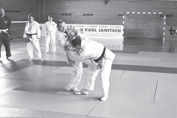 Джиу-джитсу – оружие спецслужб. Путь к победе - i_011.jpg