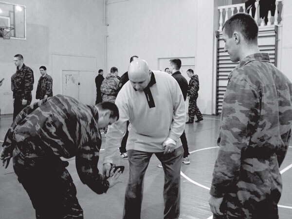 Джиу-джитсу – оружие спецслужб. Путь к победе - i_024.jpg