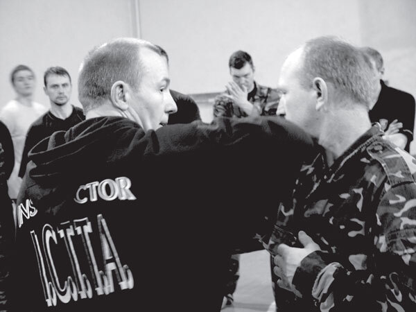 Джиу-джитсу – оружие спецслужб. Путь к победе - i_025.jpg