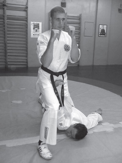 Джиу-джитсу – оружие спецслужб. Путь к победе - i_053.jpg