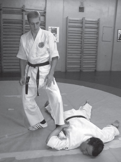 Джиу-джитсу – оружие спецслужб. Путь к победе - i_054.jpg