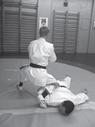 Джиу-джитсу – оружие спецслужб. Путь к победе - i_055.jpg