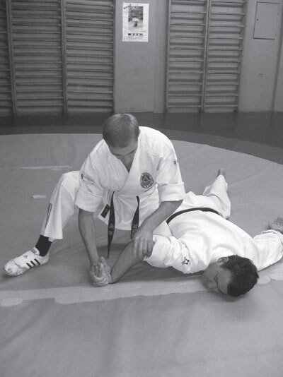 Джиу-джитсу – оружие спецслужб. Путь к победе - i_058.jpg