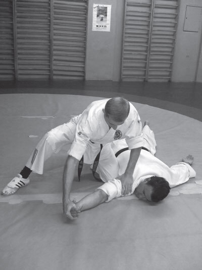 Джиу-джитсу – оружие спецслужб. Путь к победе - i_059.jpg