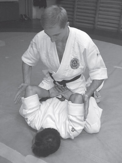 Джиу-джитсу – оружие спецслужб. Путь к победе - i_068.jpg