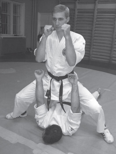 Джиу-джитсу – оружие спецслужб. Путь к победе - i_069.jpg