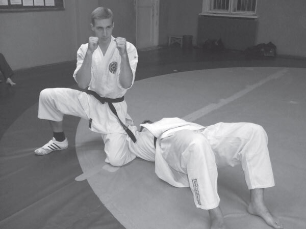 Джиу-джитсу – оружие спецслужб. Путь к победе - i_079.jpg