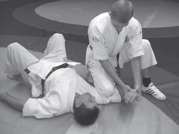 Джиу-джитсу – оружие спецслужб. Путь к победе - i_081.jpg