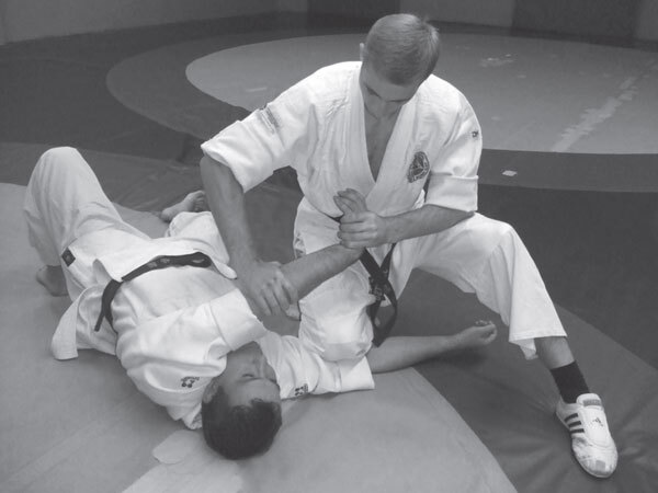 Джиу-джитсу – оружие спецслужб. Путь к победе - i_086.jpg