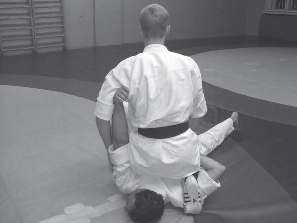 Джиу-джитсу – оружие спецслужб. Путь к победе - i_087.jpg