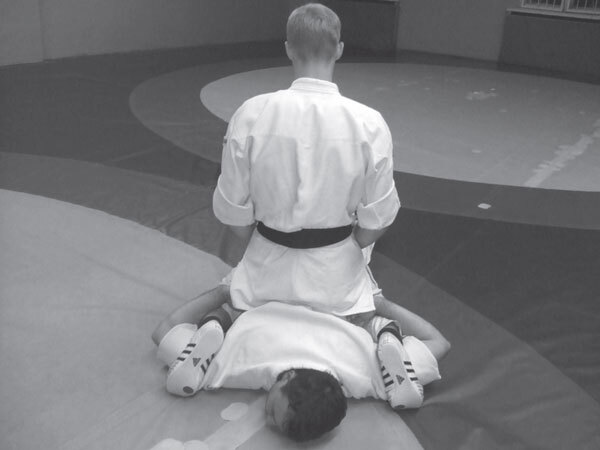 Джиу-джитсу – оружие спецслужб. Путь к победе - i_088.jpg