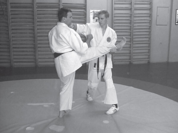 Джиу-джитсу – оружие спецслужб. Путь к победе - i_091.jpg