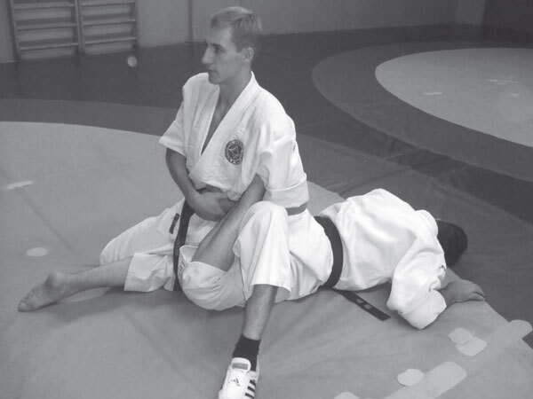 Джиу-джитсу – оружие спецслужб. Путь к победе - i_097.jpg