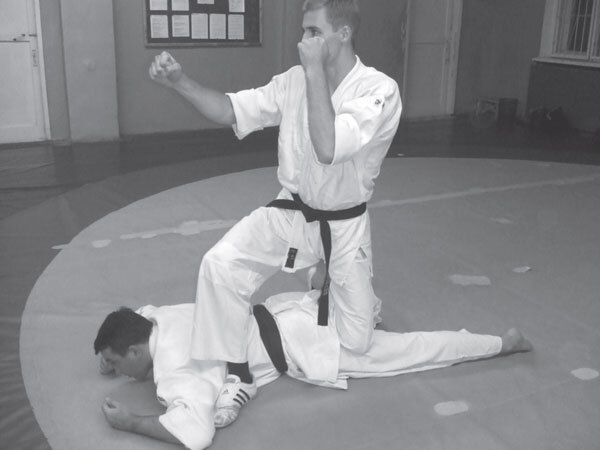 Джиу-джитсу – оружие спецслужб. Путь к победе - i_105.jpg