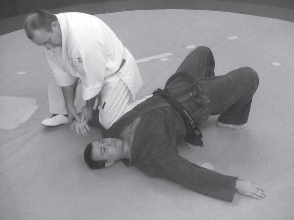 Джиу-джитсу – оружие спецслужб. Путь к победе - i_119.jpg