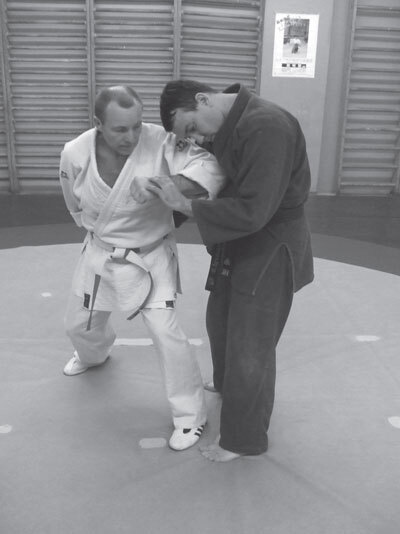 Джиу-джитсу – оружие спецслужб. Путь к победе - i_122.jpg