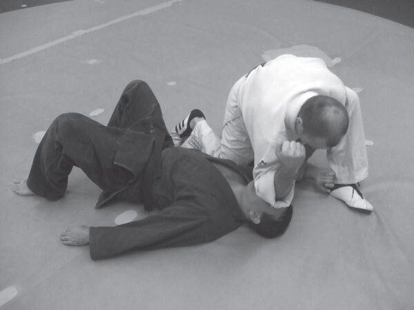 Джиу-джитсу – оружие спецслужб. Путь к победе - i_125.jpg