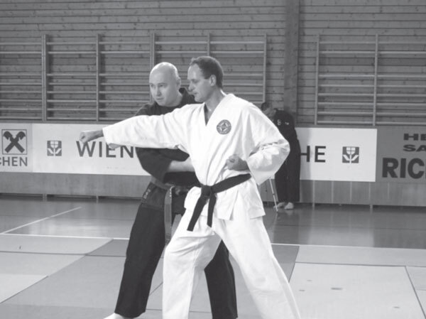 Джиу-джитсу – оружие спецслужб. Путь к победе - i_145.jpg