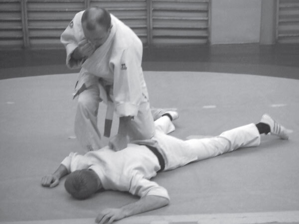 Джиу-джитсу – оружие спецслужб. Путь к победе - i_155.jpg