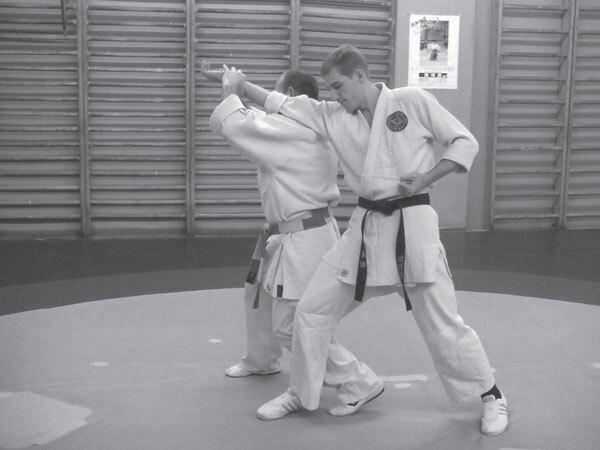 Джиу-джитсу – оружие спецслужб. Путь к победе - i_181.jpg