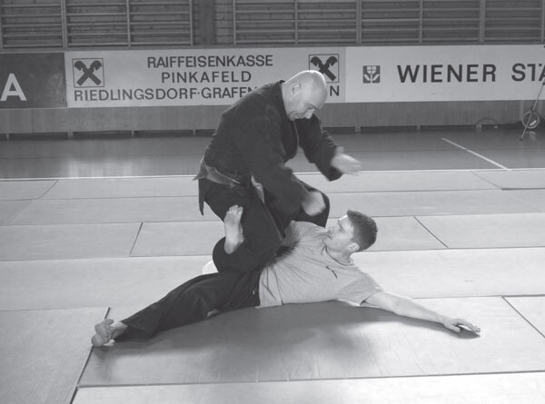 Джиу-джитсу – оружие спецслужб. Путь к победе - i_188.jpg