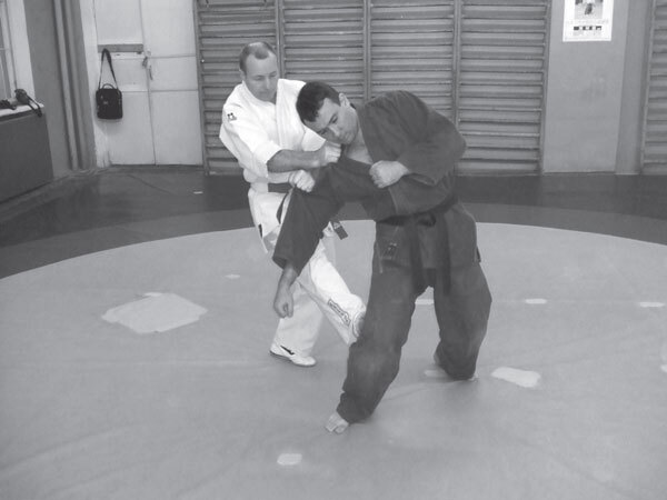 Джиу-джитсу – оружие спецслужб. Путь к победе - i_193.jpg