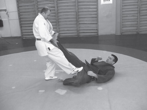 Джиу-джитсу – оружие спецслужб. Путь к победе - i_197.jpg