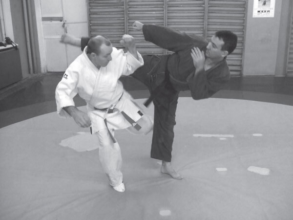 Джиу-джитсу – оружие спецслужб. Путь к победе - i_198.jpg