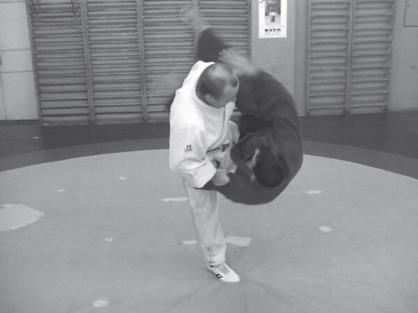 Джиу-джитсу – оружие спецслужб. Путь к победе - i_203.jpg