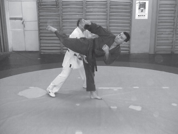 Джиу-джитсу – оружие спецслужб. Путь к победе - i_207.jpg