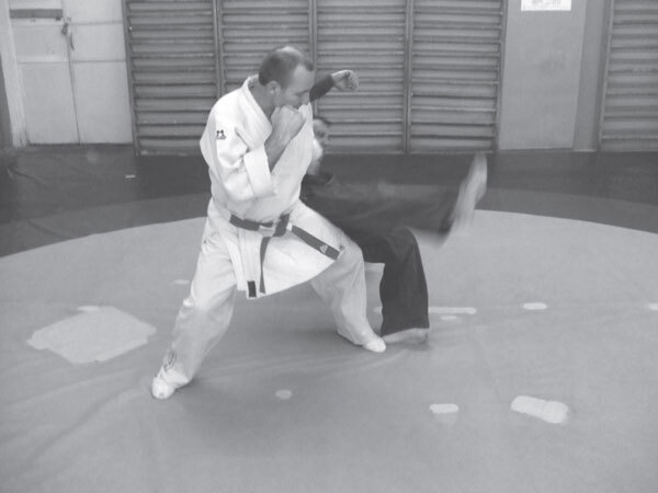 Джиу-джитсу – оружие спецслужб. Путь к победе - i_213.jpg