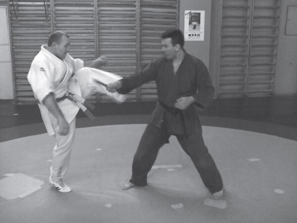 Джиу-джитсу – оружие спецслужб. Путь к победе - i_223.jpg