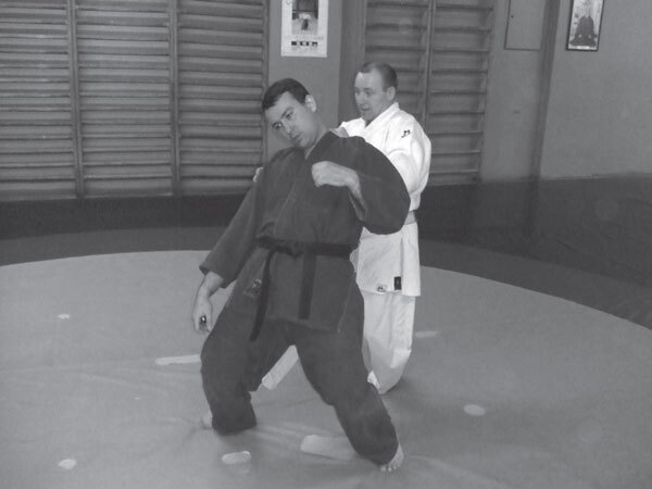 Джиу-джитсу – оружие спецслужб. Путь к победе - i_233.jpg