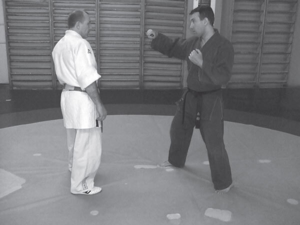 Джиу-джитсу – оружие спецслужб. Путь к победе - i_236.jpg