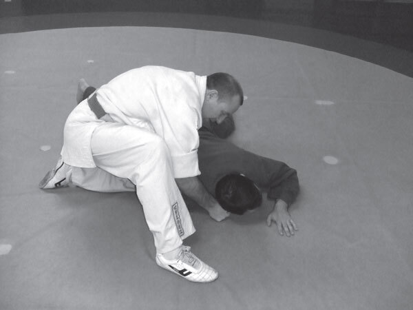 Джиу-джитсу – оружие спецслужб. Путь к победе - i_241.jpg